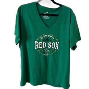 Boston Red Sox Women’s Size 3XL V Neck Green Graphic T- Shirt. LNWOT